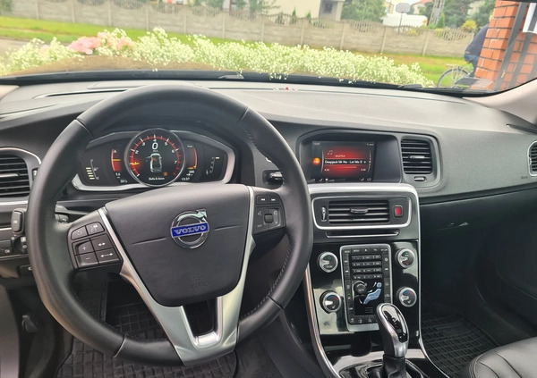 Volvo S60 cena 82000 przebieg: 40000, rok produkcji 2018 z Żychlin małe 232